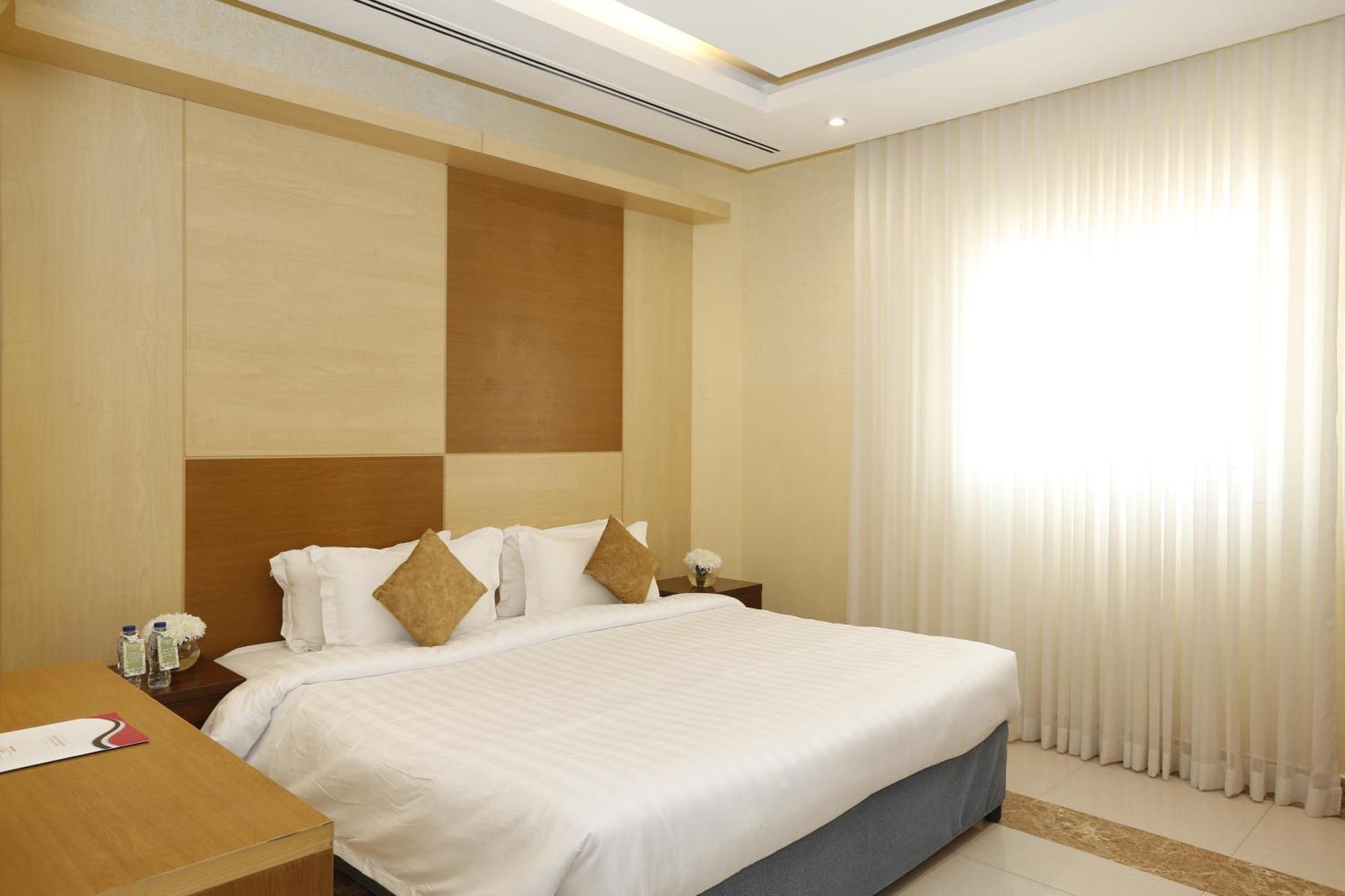 Hotelier Suites By Cantonal Riaad Buitenkant foto