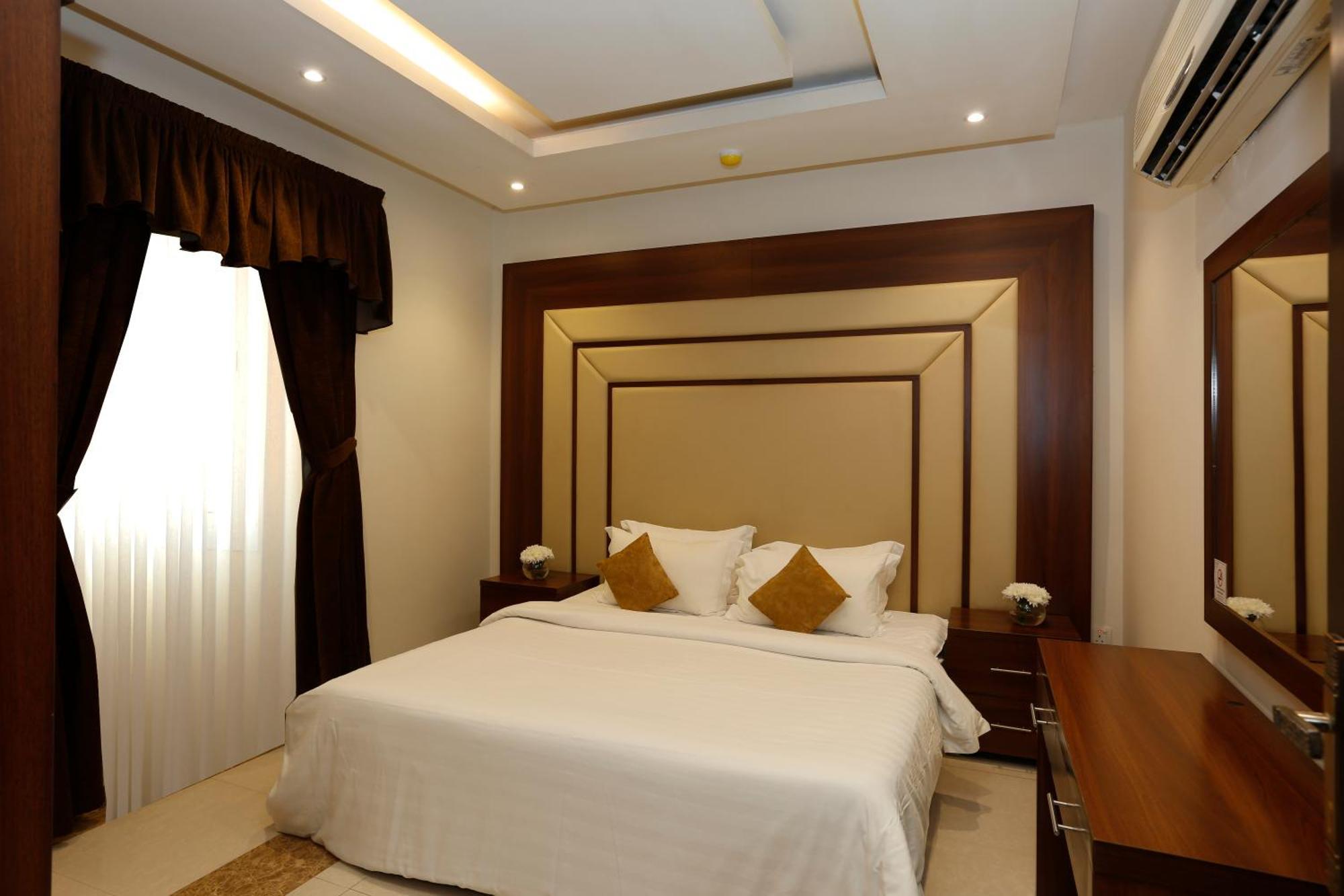 Hotelier Suites By Cantonal Riaad Buitenkant foto