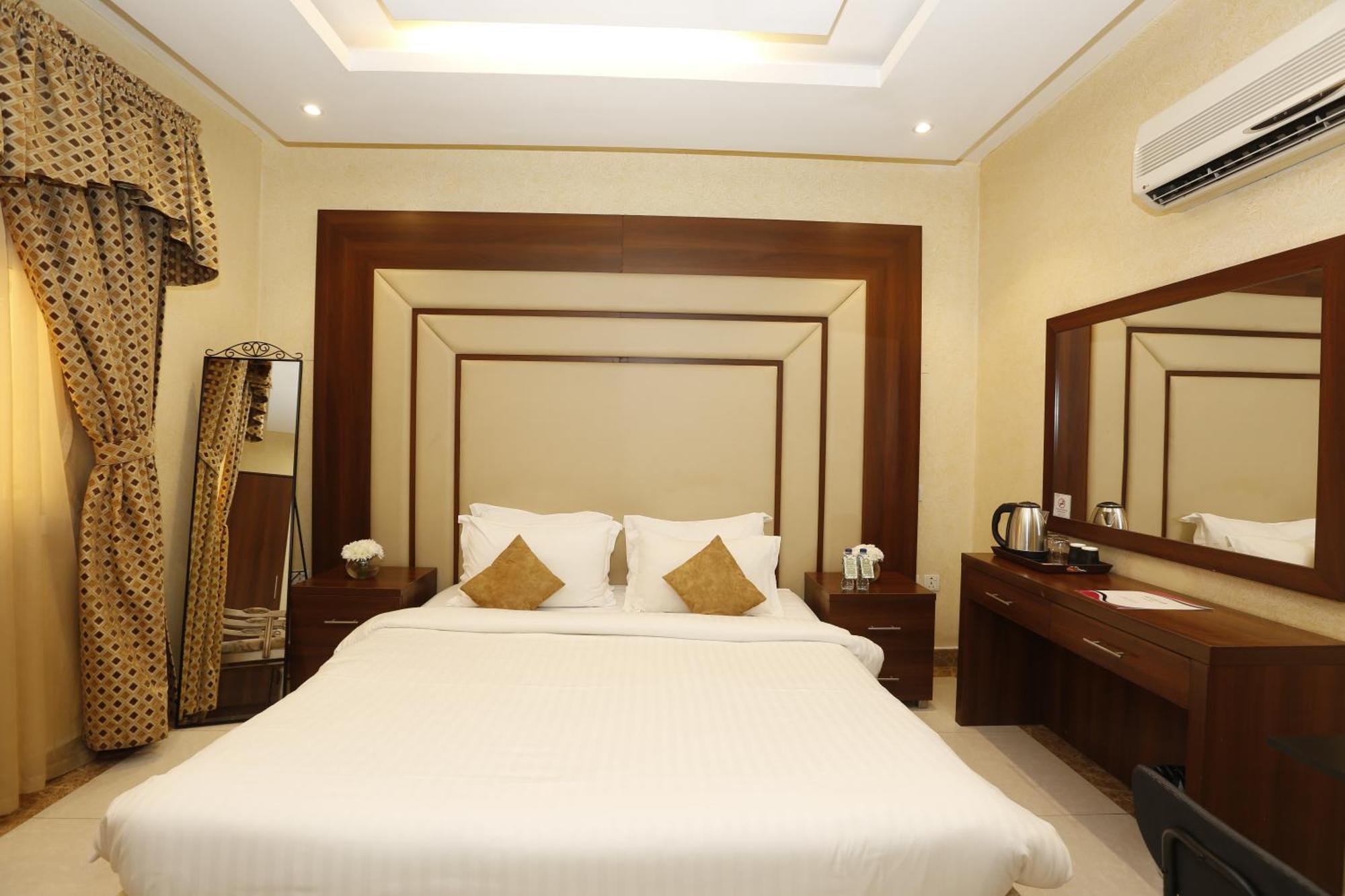 Hotelier Suites By Cantonal Riaad Buitenkant foto