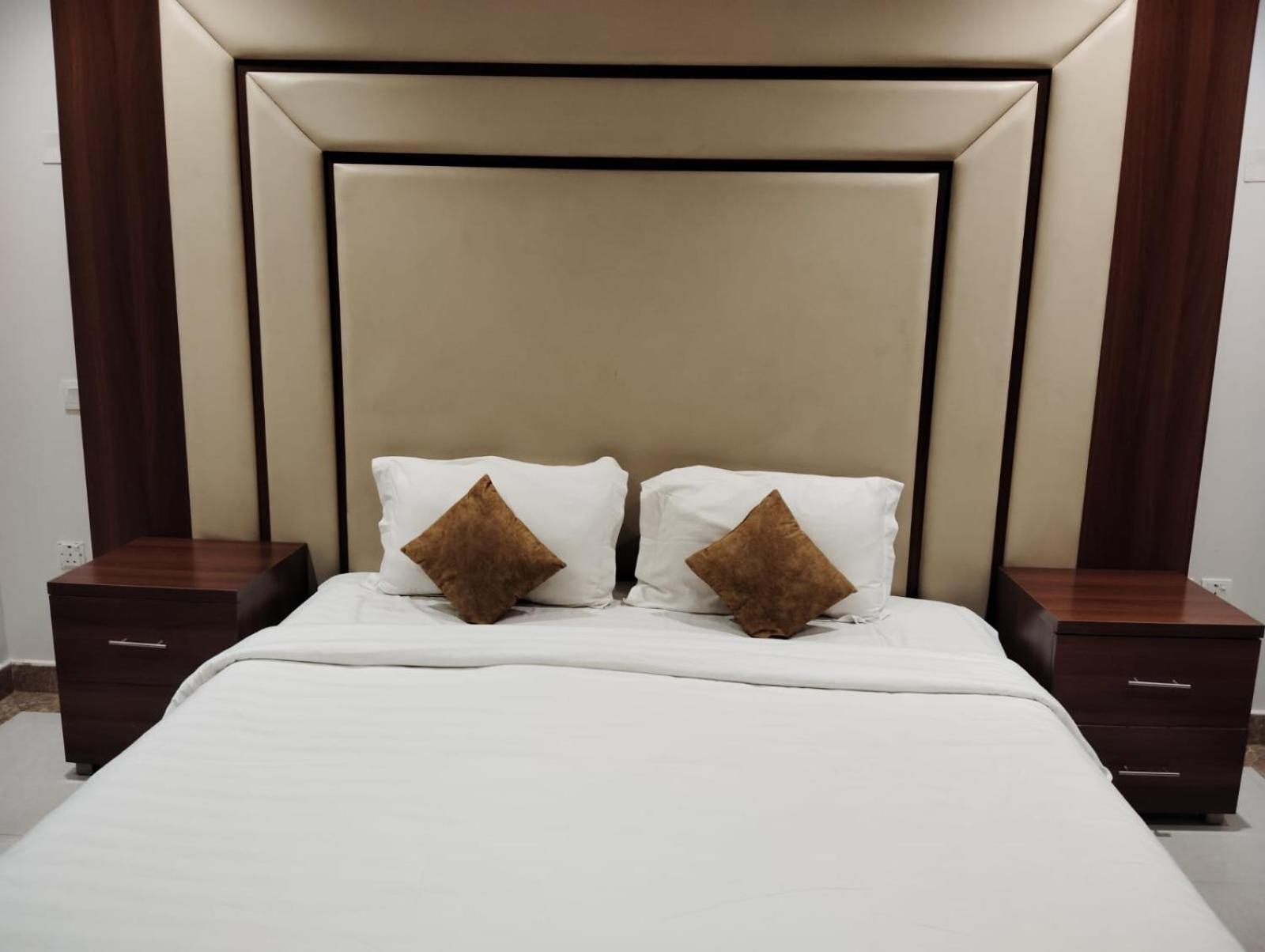 Hotelier Suites By Cantonal Riaad Buitenkant foto